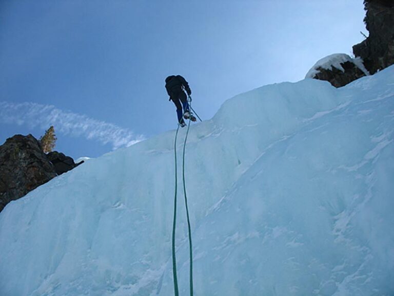 Ice-Climbing-Instruction-600px-IMG_4168